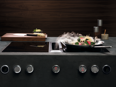 BORA Kochfeld mit integriertem Dunstabzug und Dampfgaren – modernes Design und innovative Küchentechnik.