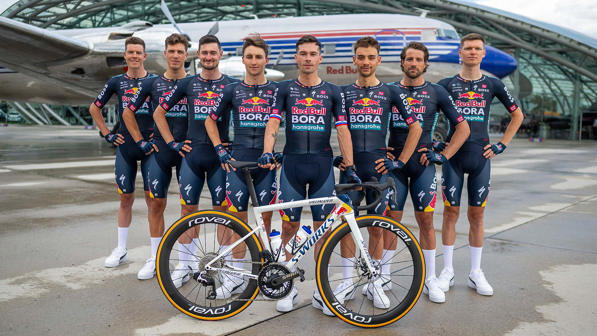 Red-Bull---BORA---hansgrohe.jpg