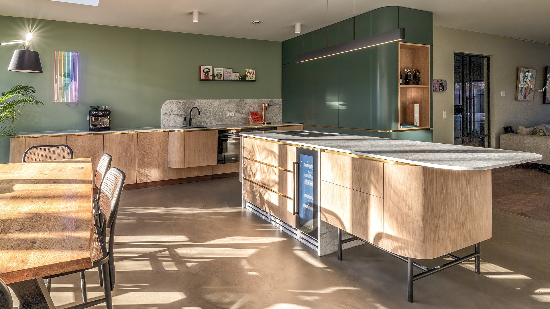 A tutto tondo: linee sinuose per mobili e cucine A tutto tondo: linee sinuose per mobili e cucine