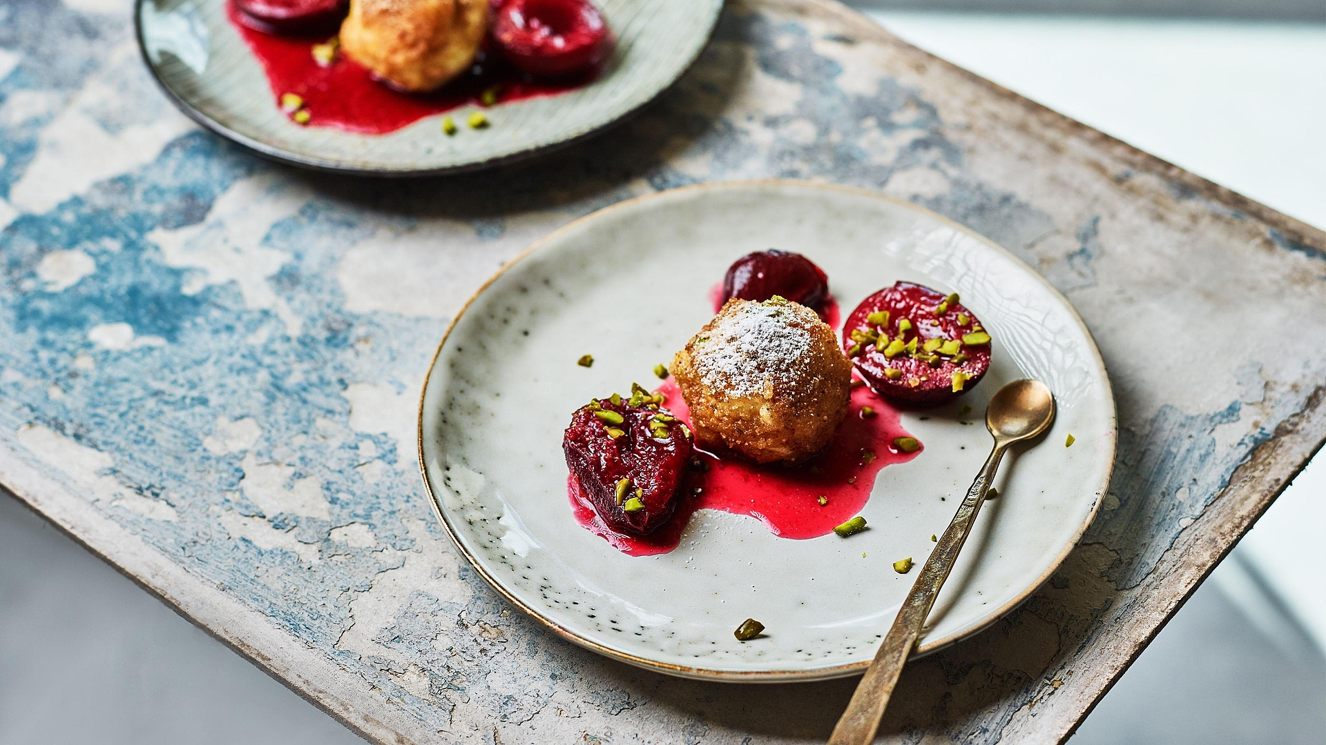 Quark dumplings with plums