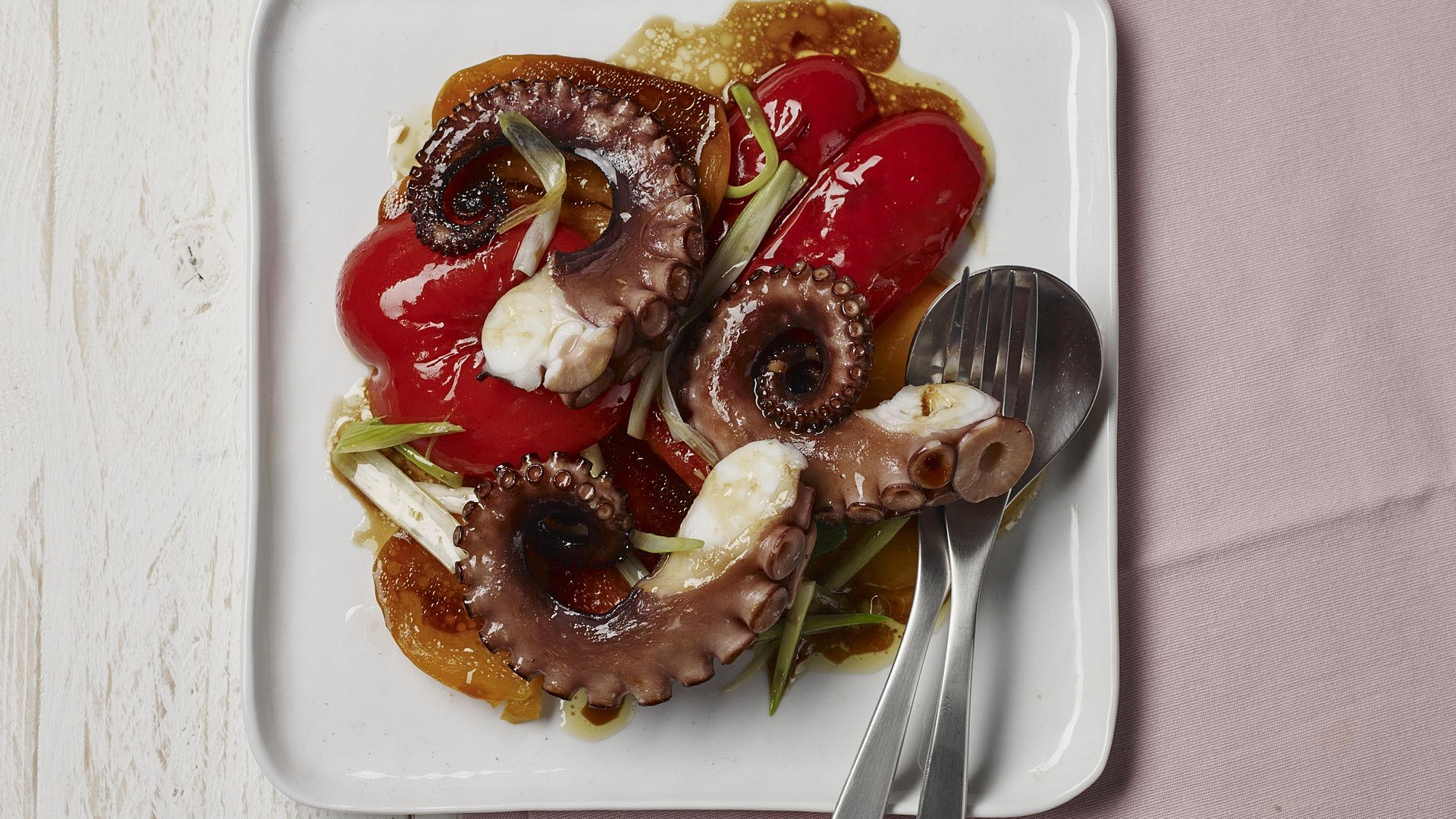Octopus op gemarineerde paprika uit de 10|10 dealereditie