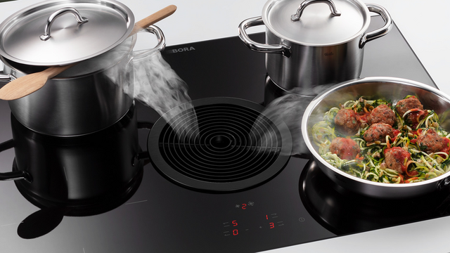 Table de cuisson avec hotte intégrée Bosch et fonction PerfectCook 