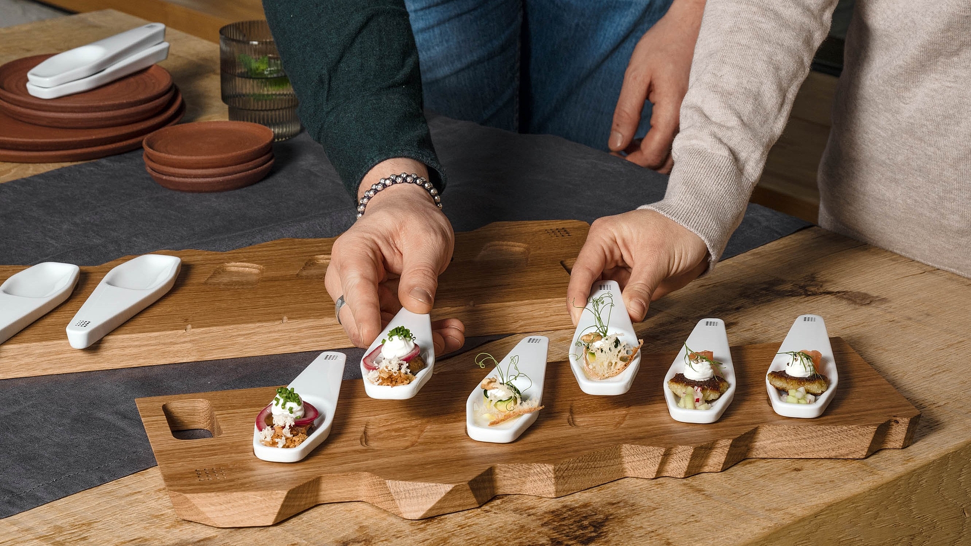 Petits mets, grand service : dresser parfaitement une cuillère 