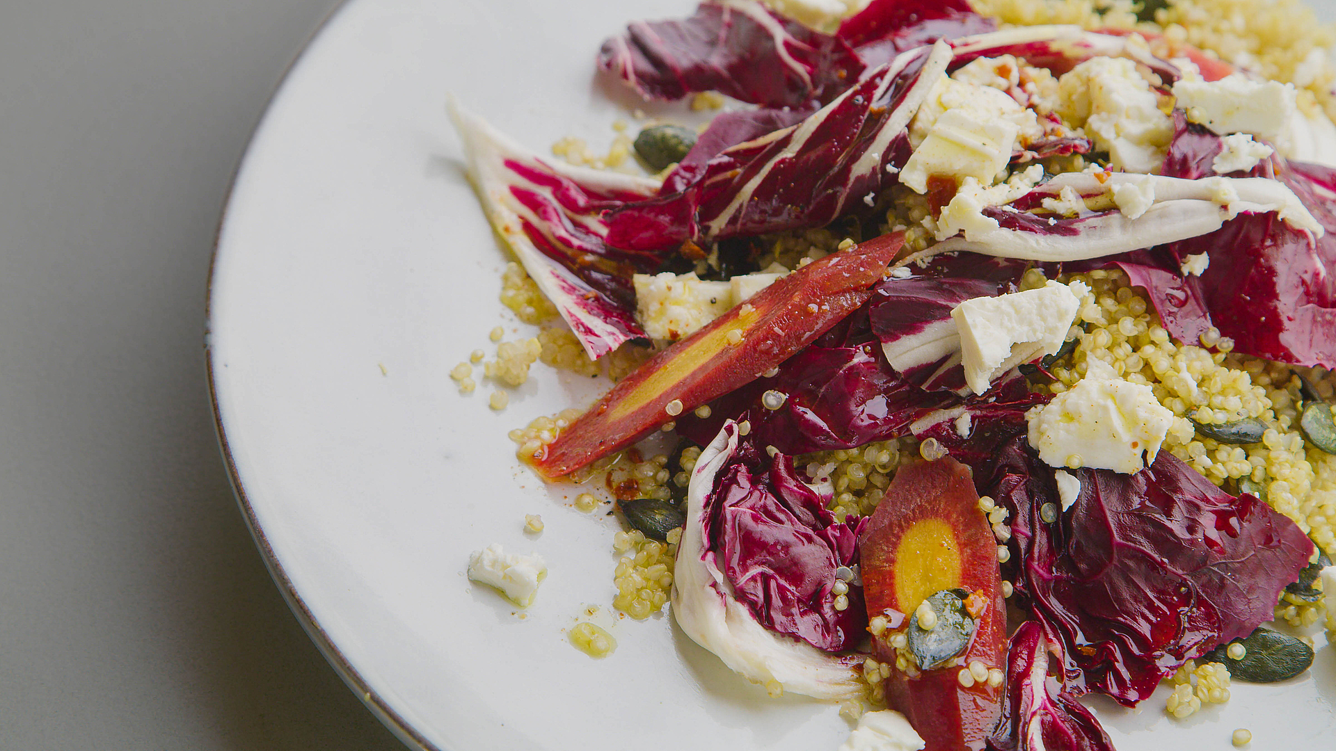 Gerösteter Quinoa-Salat mit Karotten und Orangen