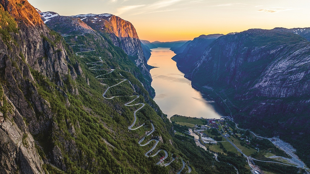 The PROS' rave routes - Lysevegen, Norway | BORA