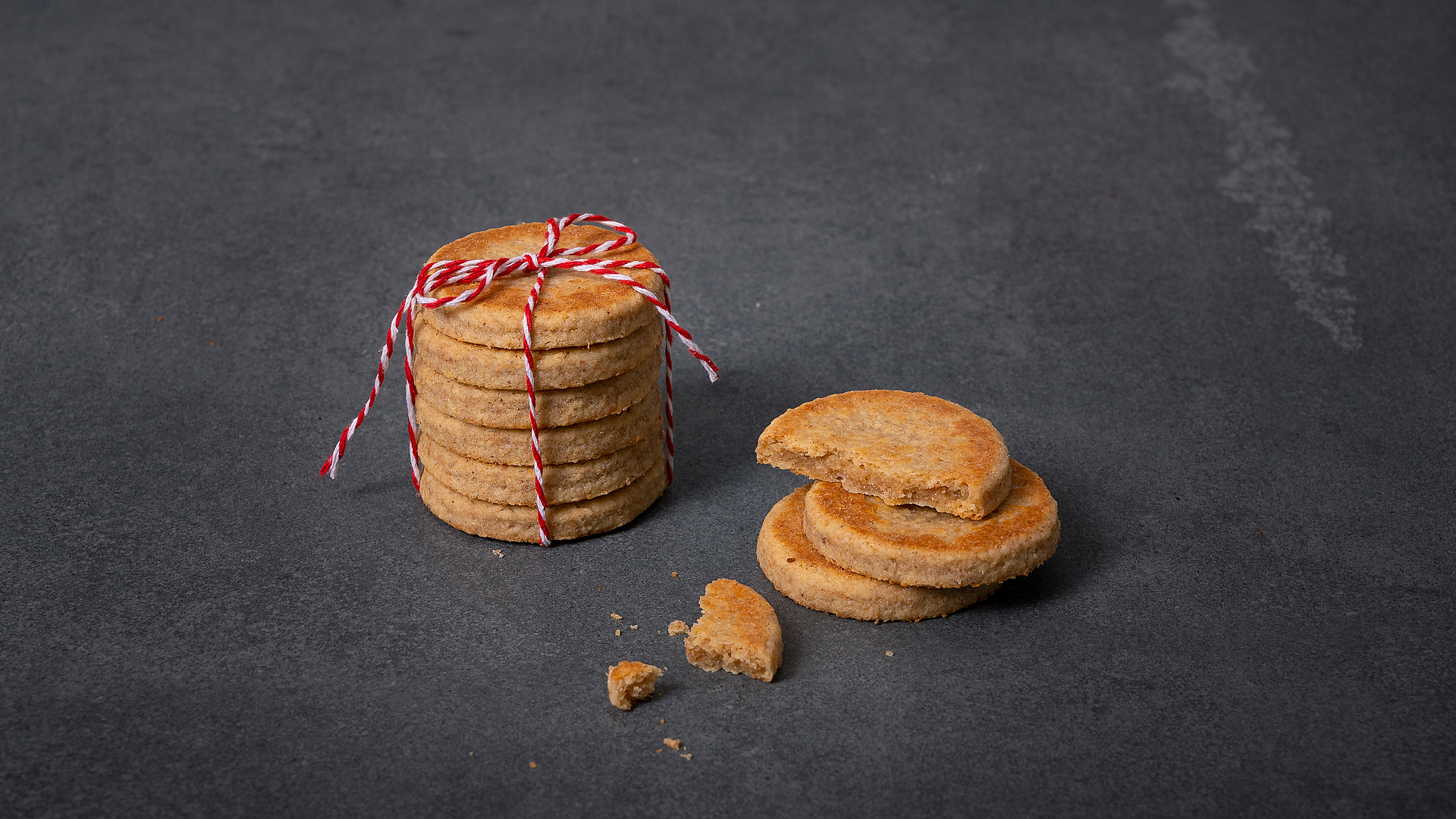 Crumbly butter biscuits