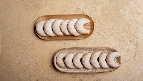 Vegan Christmas classic – crumbly vanilla crescents 