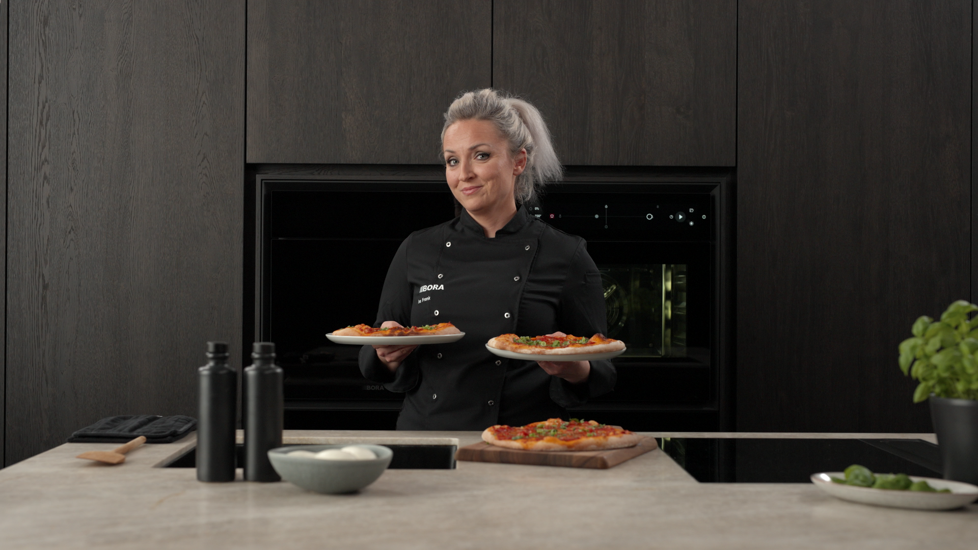 Aller guten Dinge sind drei. Wie viel Platz bietet der X BO zum Kochen, Backen und Dämpfen?