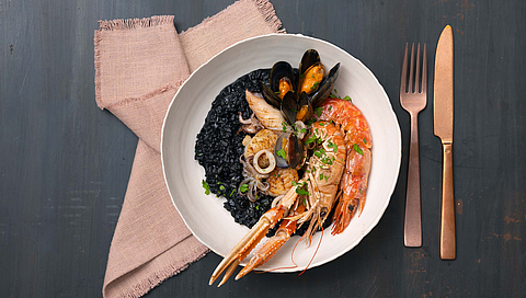 Risotto nero con crostacei