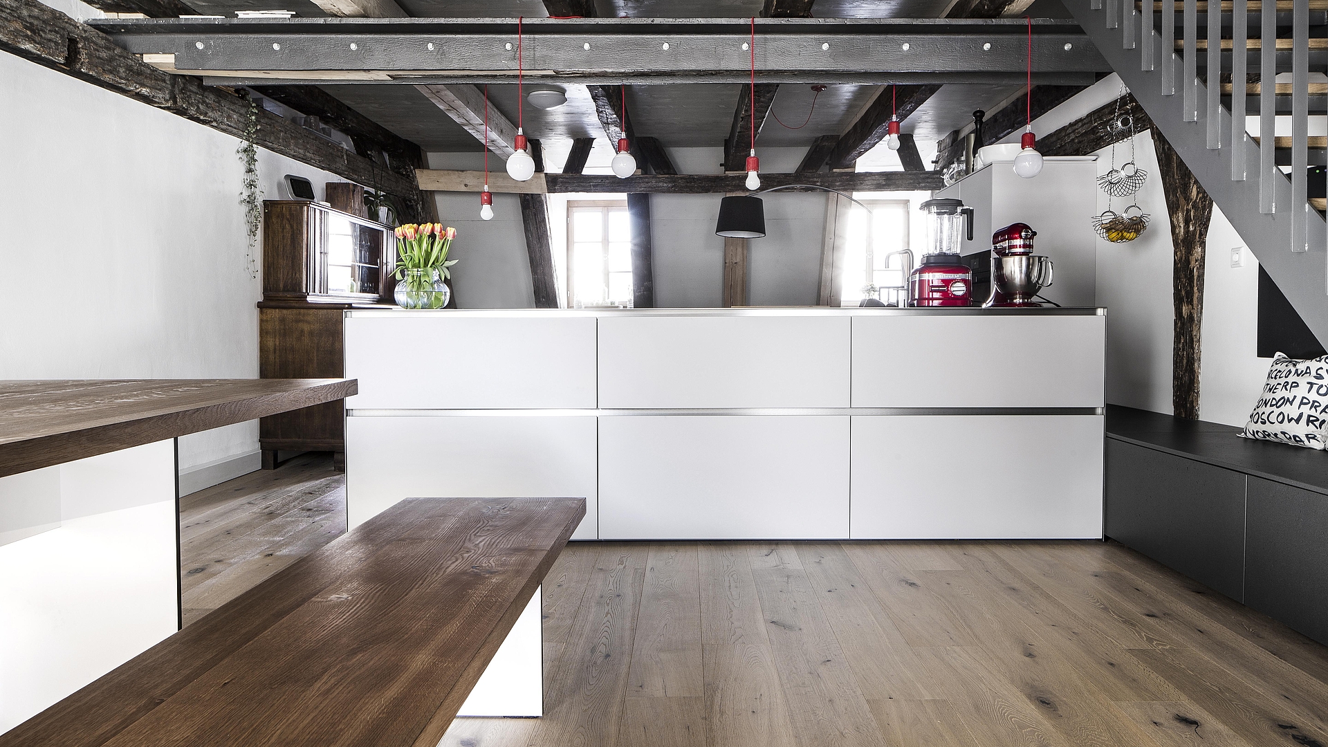 MODERN KITCHEN IN A HISTORICAL TOWN HOUSE