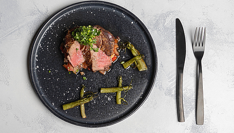 Filet de bœuf aux puntarelles et sa sauce