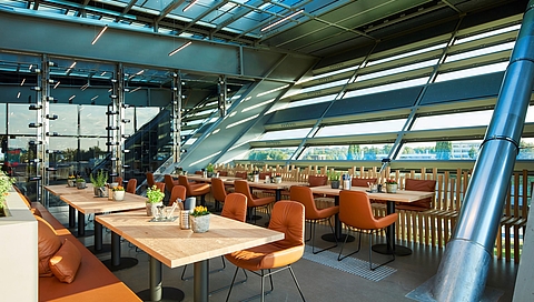 BORA_Herford_restaurant_full_of_light.jpg