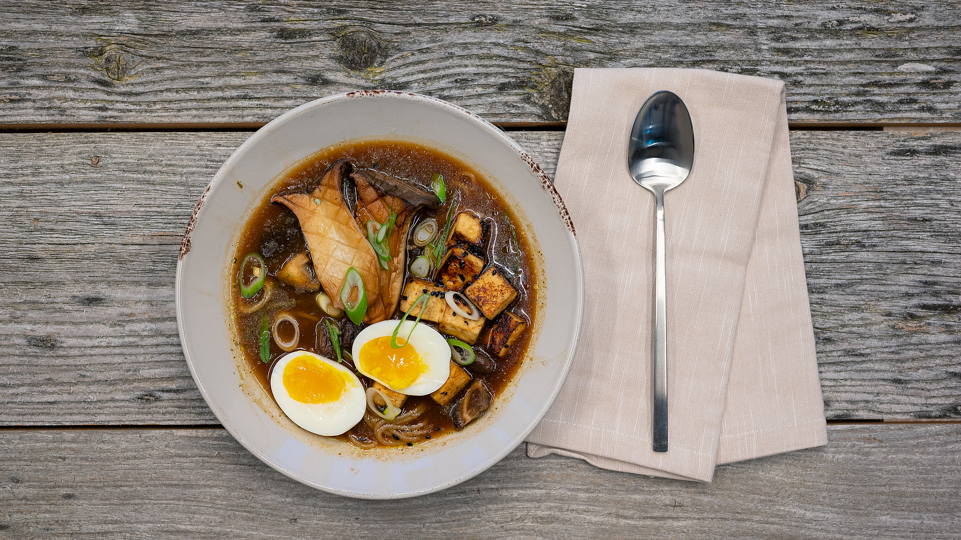 Ramen con setas y tofu