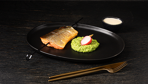 Char on pea and mint puree 