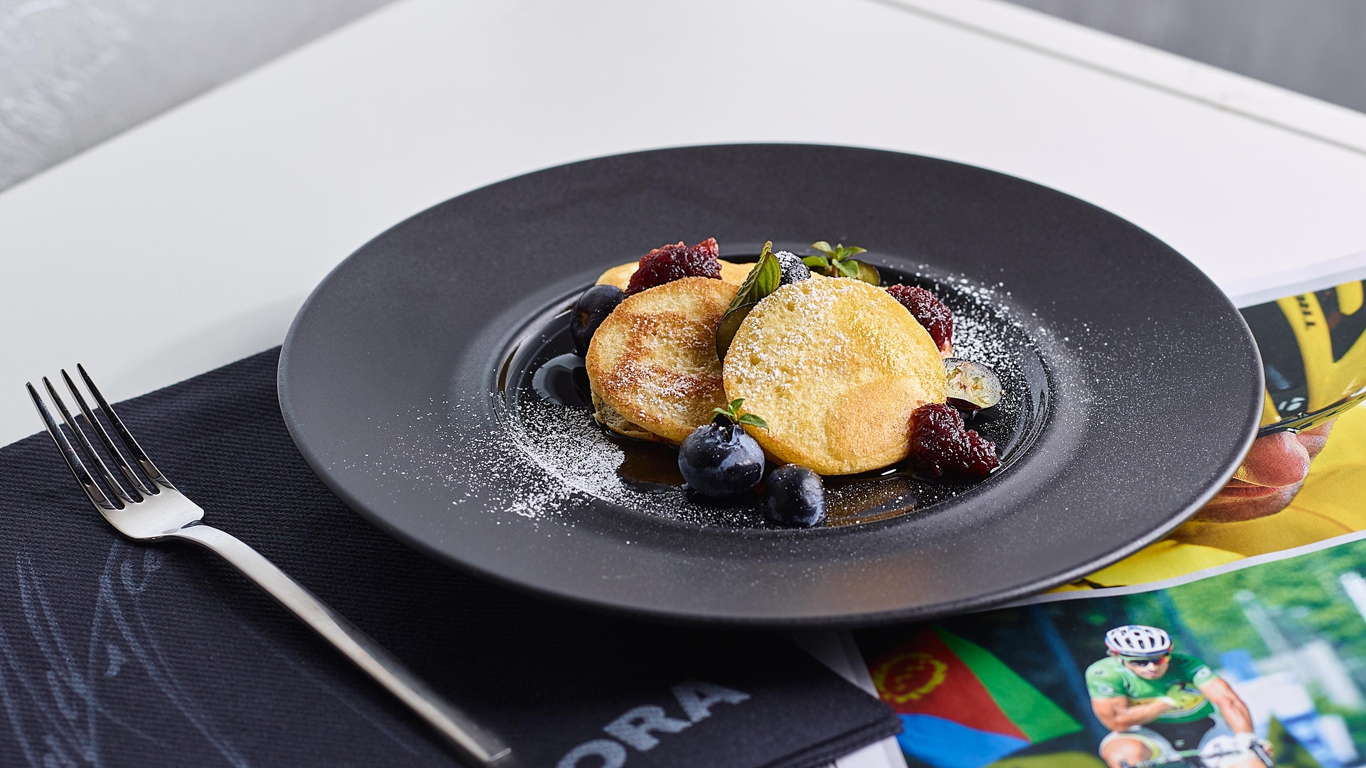 Tortitas con jarabe de tupinambo y mermelada de arándanos rojos y tupinambo