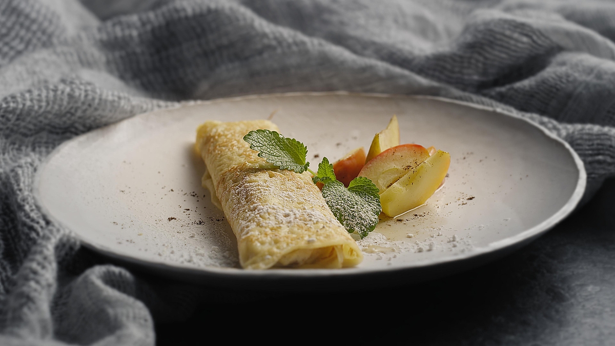 Crepes mit Mascarpone-Füllung &amp; Apfelspalten | BORA