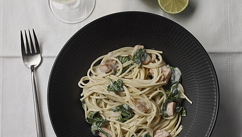 Spaghetti with coconut and spinach sauce from the 10 | 10 retailer edition