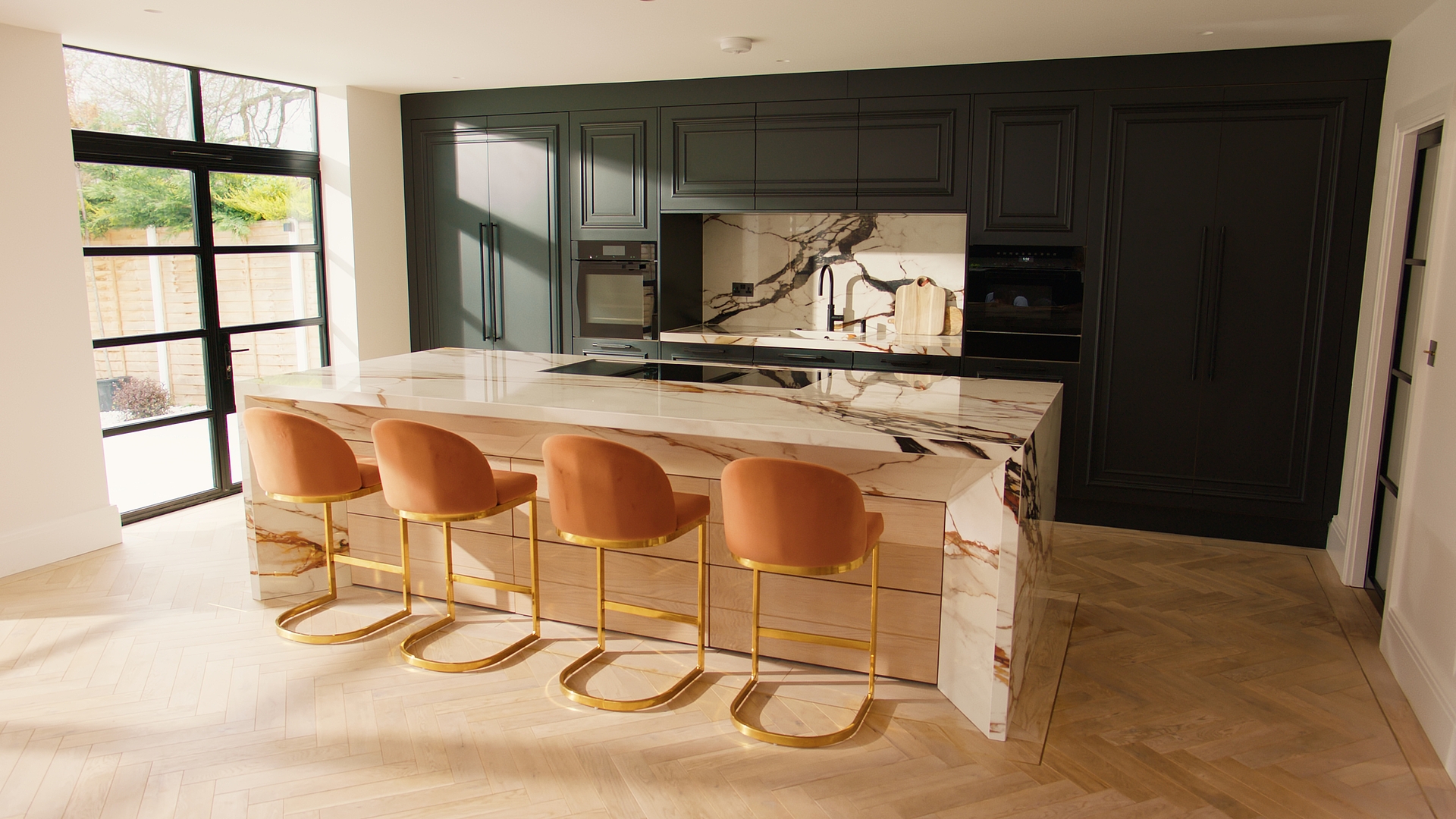 A dream kitchen in Berkshire with a large cooking island and the BORA Classic