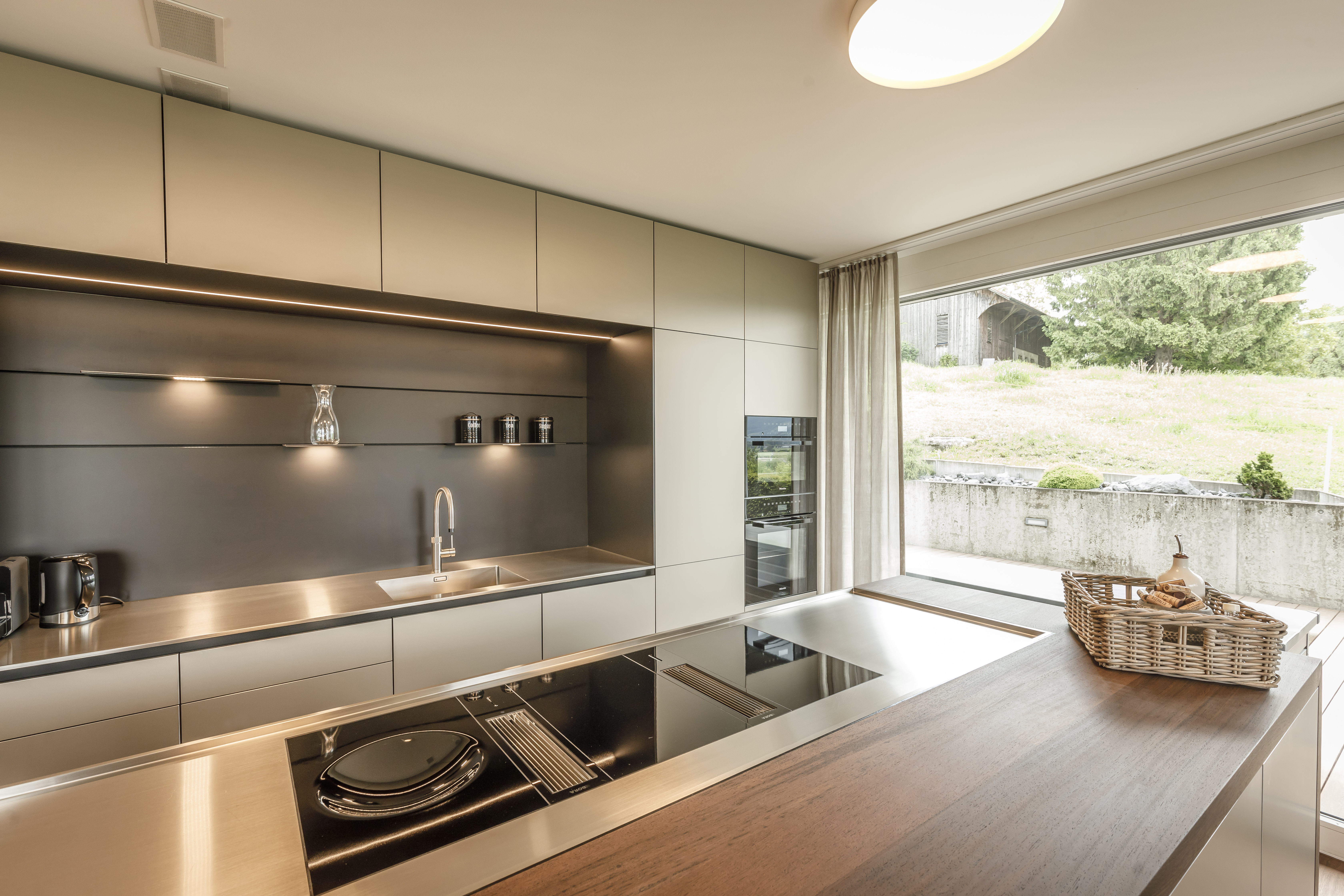 Kitchen Island With Bora Extractor