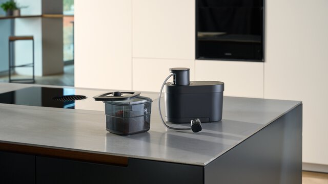 BORA QVac Move Vakuumierset mit einer Vakuumierbox, Lebensmittel frisch aufbewahren.